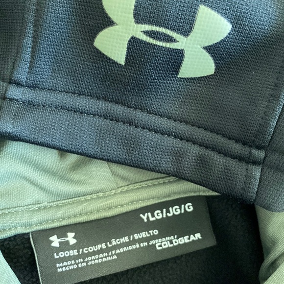 Boys Under Armour Black Hoodie/Pullover with Camo Athlete Graphic - Picture 3 of 6